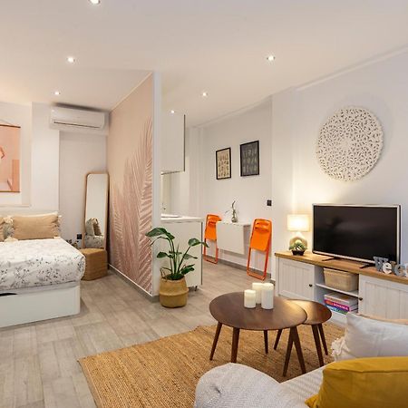 Andres Perez & Quiet Courtyard By Ele Apartments Málaga Esterno foto