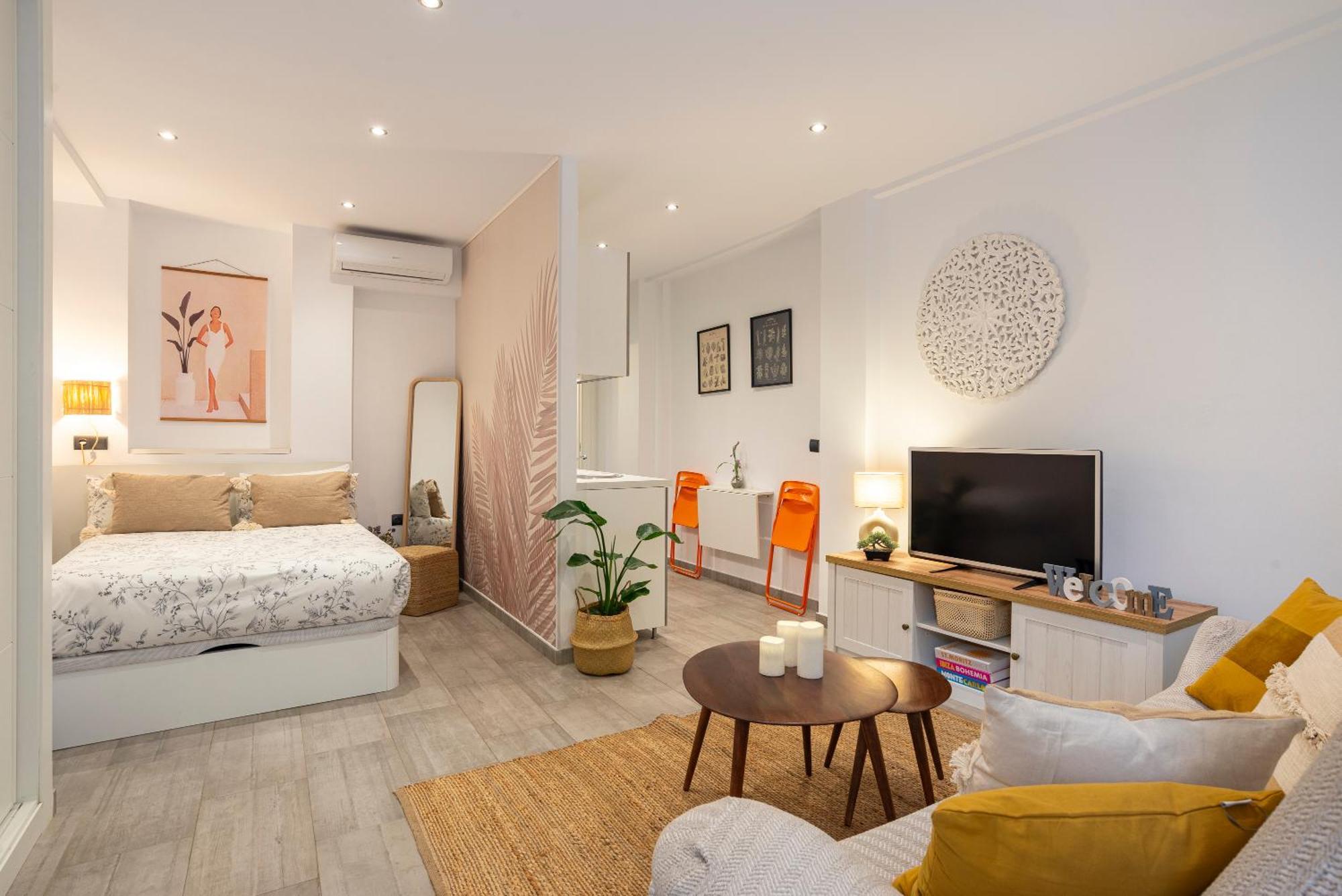 Andres Perez & Quiet Courtyard By Ele Apartments Málaga Esterno foto