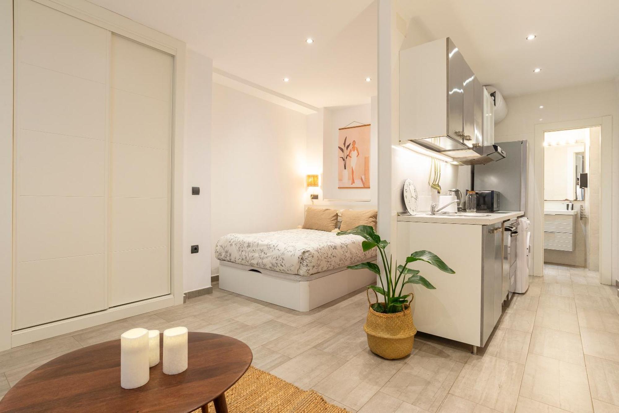 Andres Perez & Quiet Courtyard By Ele Apartments Málaga Esterno foto