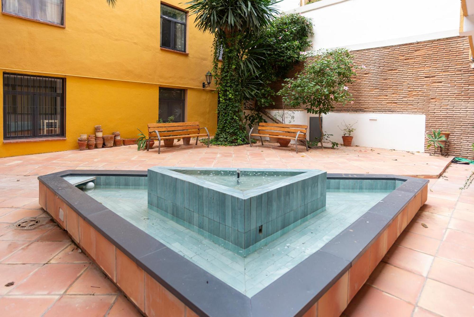 Andres Perez & Quiet Courtyard By Ele Apartments Málaga Esterno foto