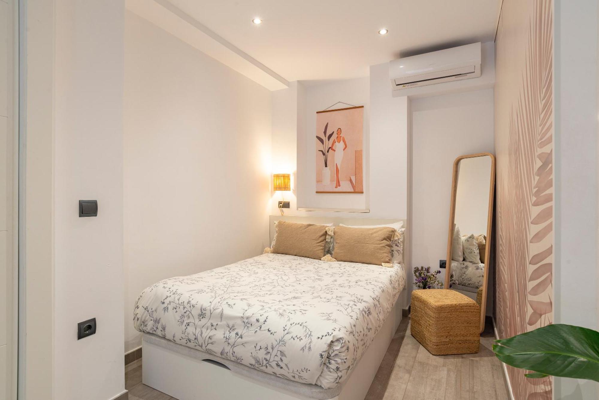 Andres Perez & Quiet Courtyard By Ele Apartments Málaga Esterno foto